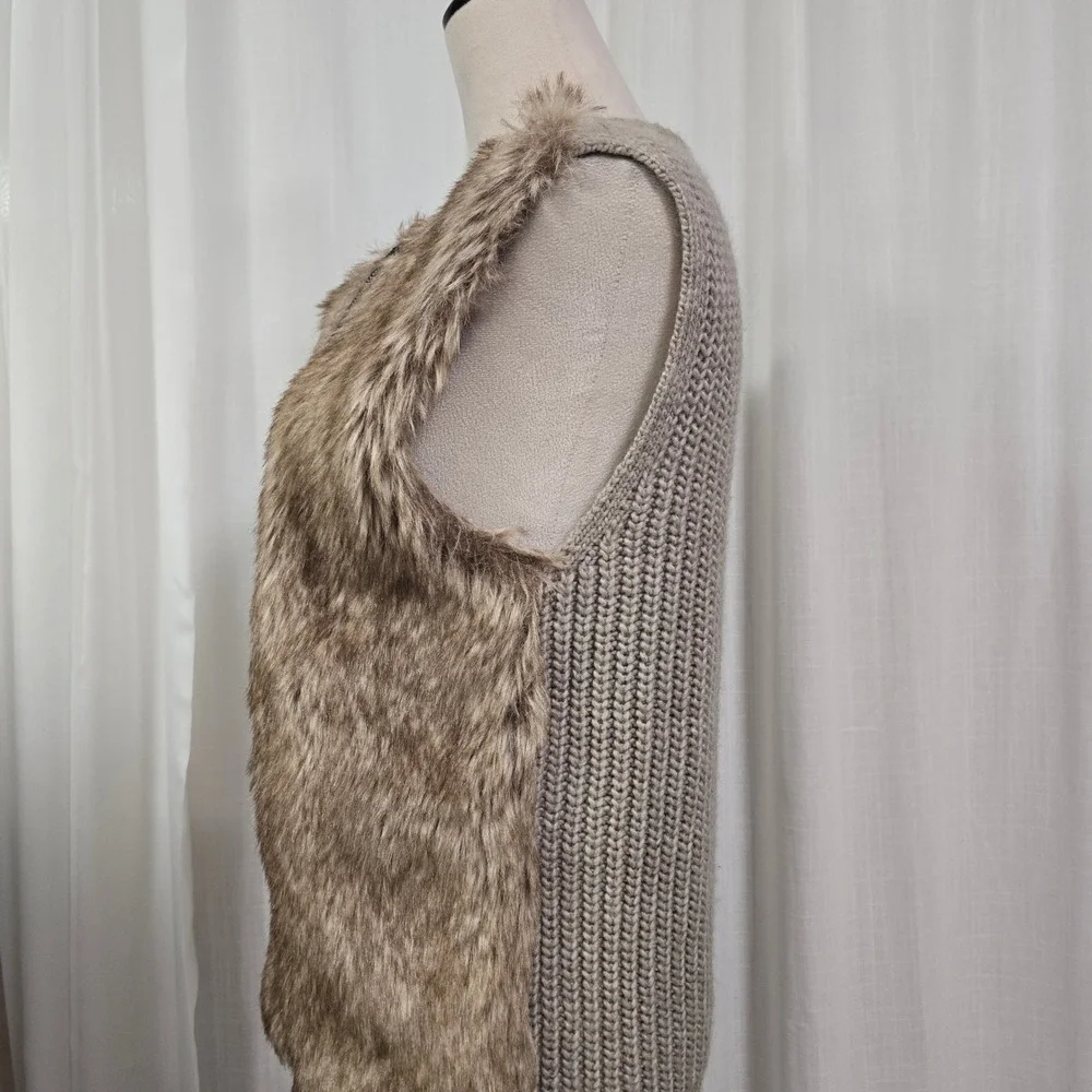 Forever 21 Faux Fur Vest‎ Sweater Back Zipper Closure Brown Women's Medium Fall